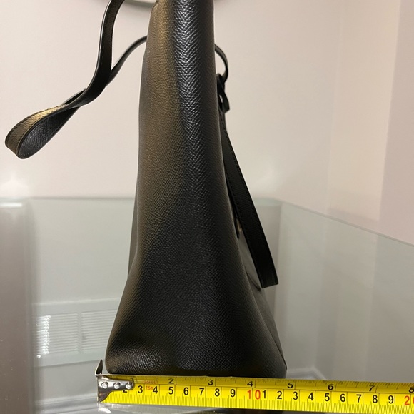 Michael Kors Tote Bag - Picture 12 of 12